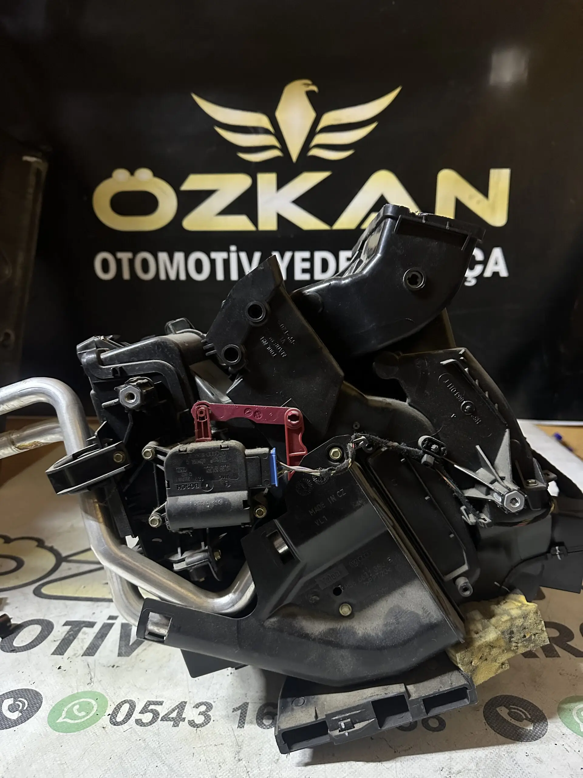 Audi A4 Kalorifer Kazanı 8E1820005H